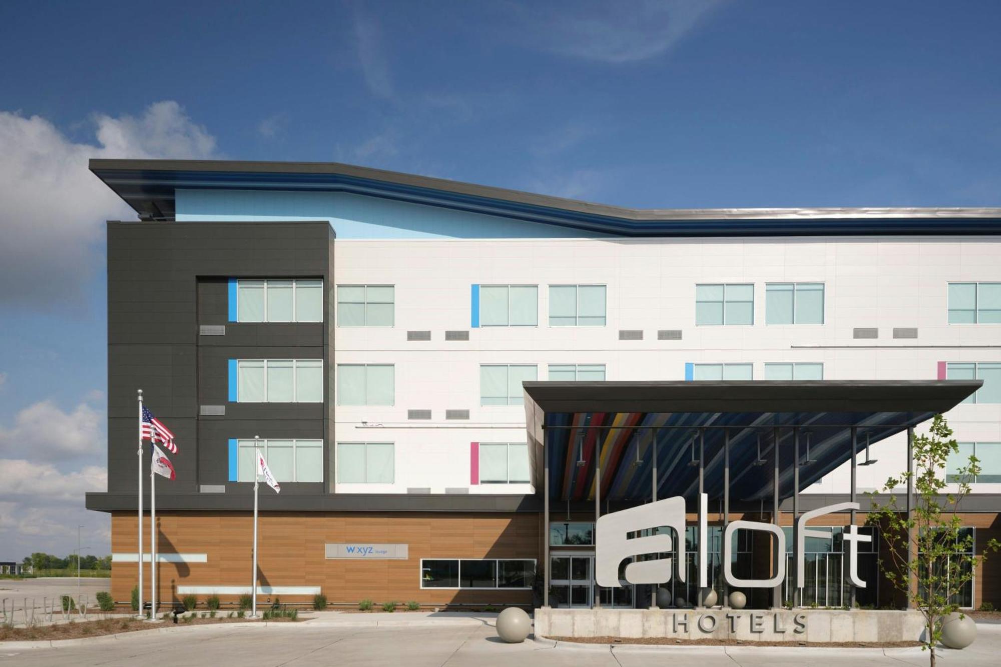 Aloft Waukee Hotel Exterior foto